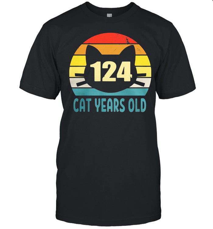 124 Cat Years Old Vintage shirt Classic Men's T-shirt