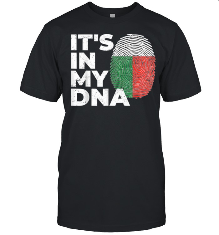 Patriotism Flag Pride Patriot It’s in my DNA Madagascar shirt Classic Men's T-shirt