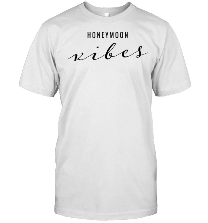 Honeymoon Vibes  Classic Men's T-shirt