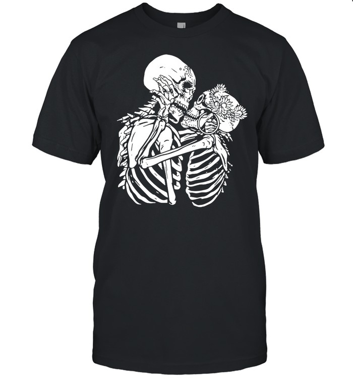Santa Muerte Two Skeletons Kissing T-shirt